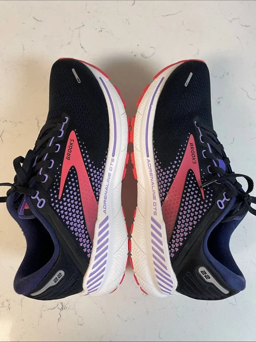 WOMEN’S BROOKS ADRENALINE 22 BLACK/CORAL - ATHLETIC RUNNING SHOES Size 9 B